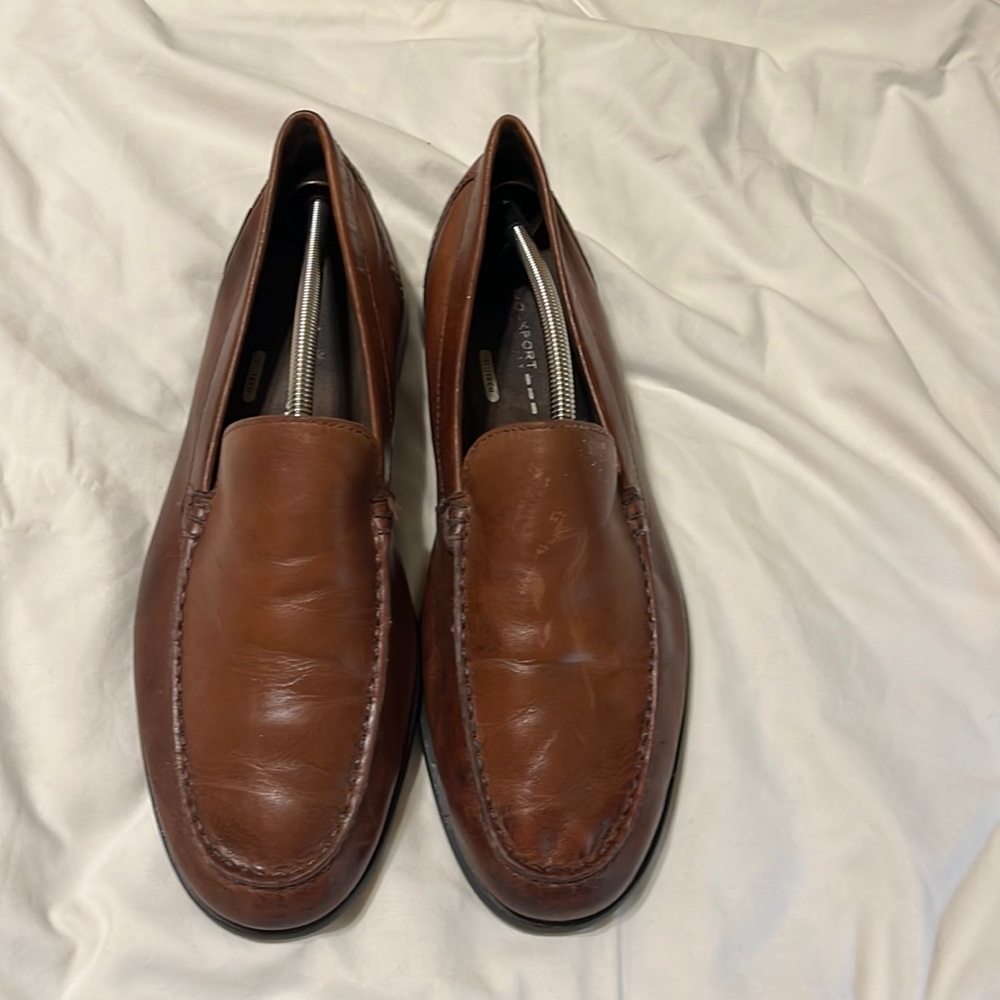 EUC ROCKPORT TRUTECH BROWN LOAFER. Size 12M.  VERY COMFORTABLE. Buy NOW $39